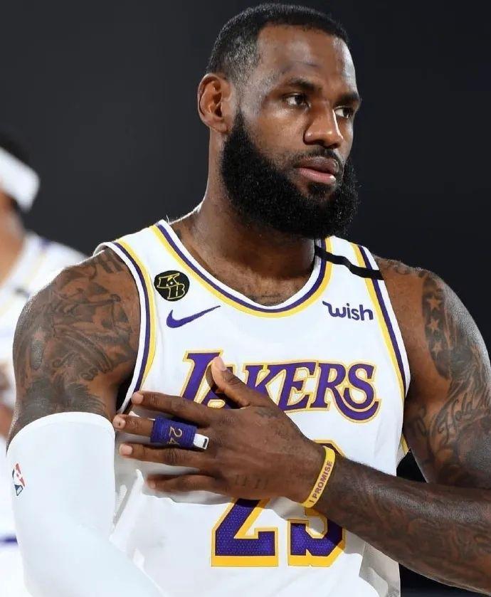 队一喜一悲 队一喜一悲